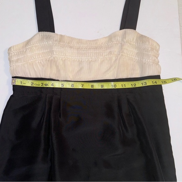 Diane Von Furstenberg Celardo Top Black and Ivory Size 4 Excellent Condition - Picture 6 of 7